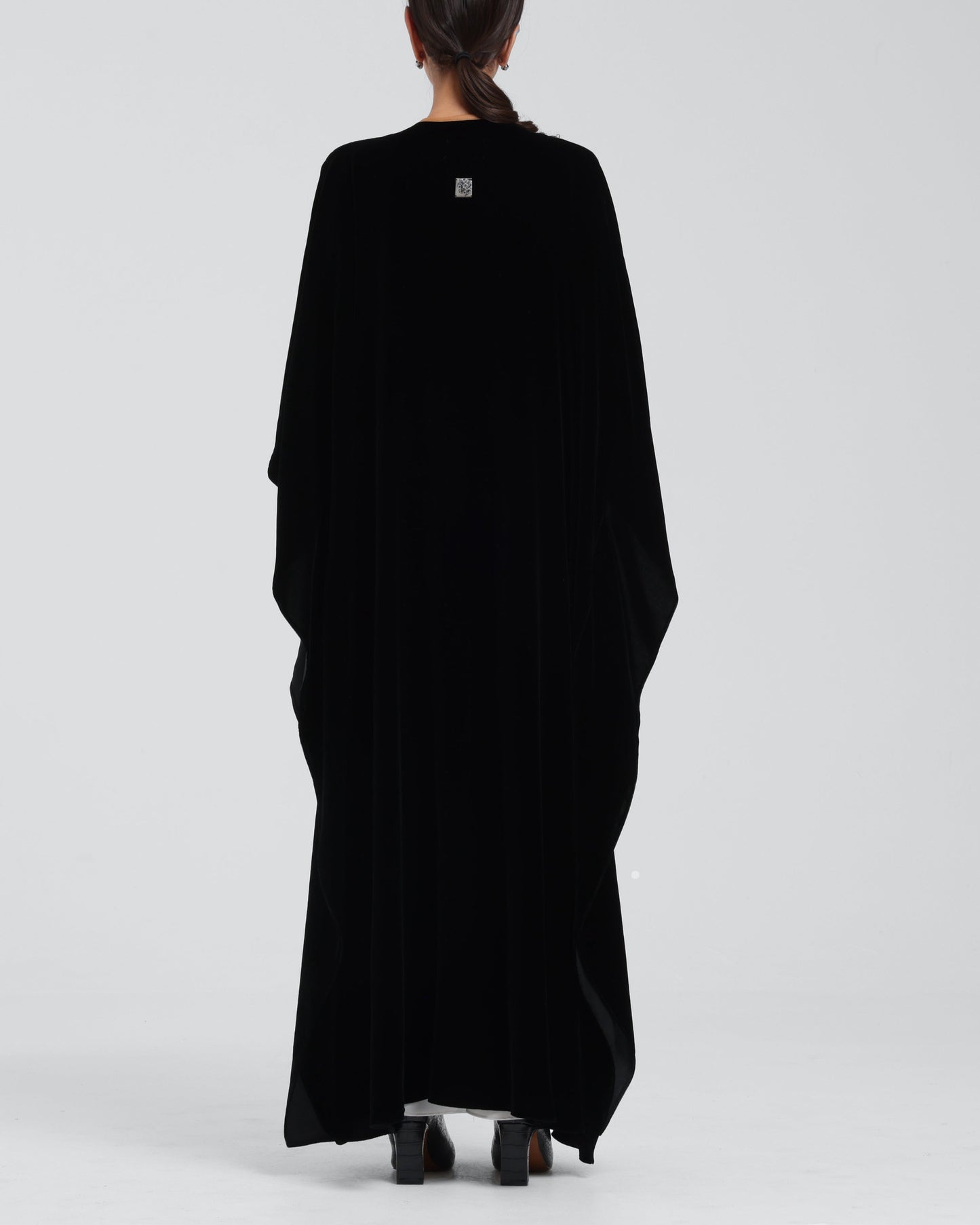 Lutia Black Bisht