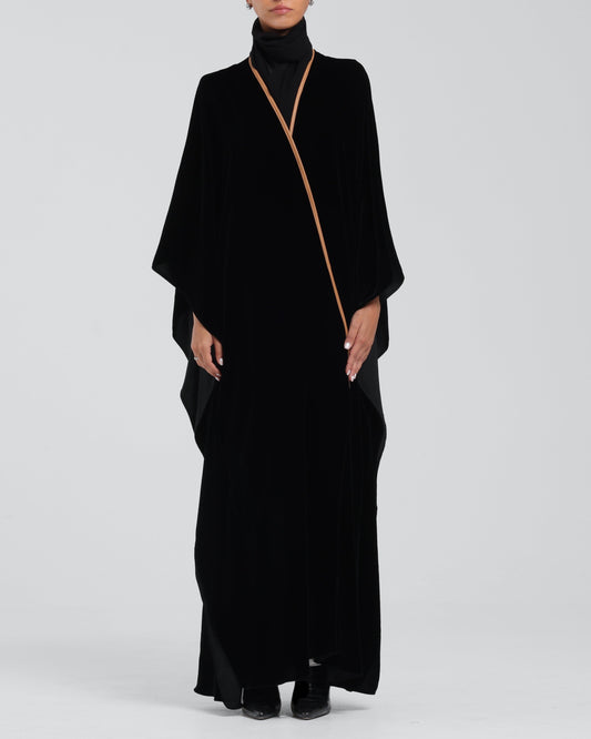 Lutia Black Bisht