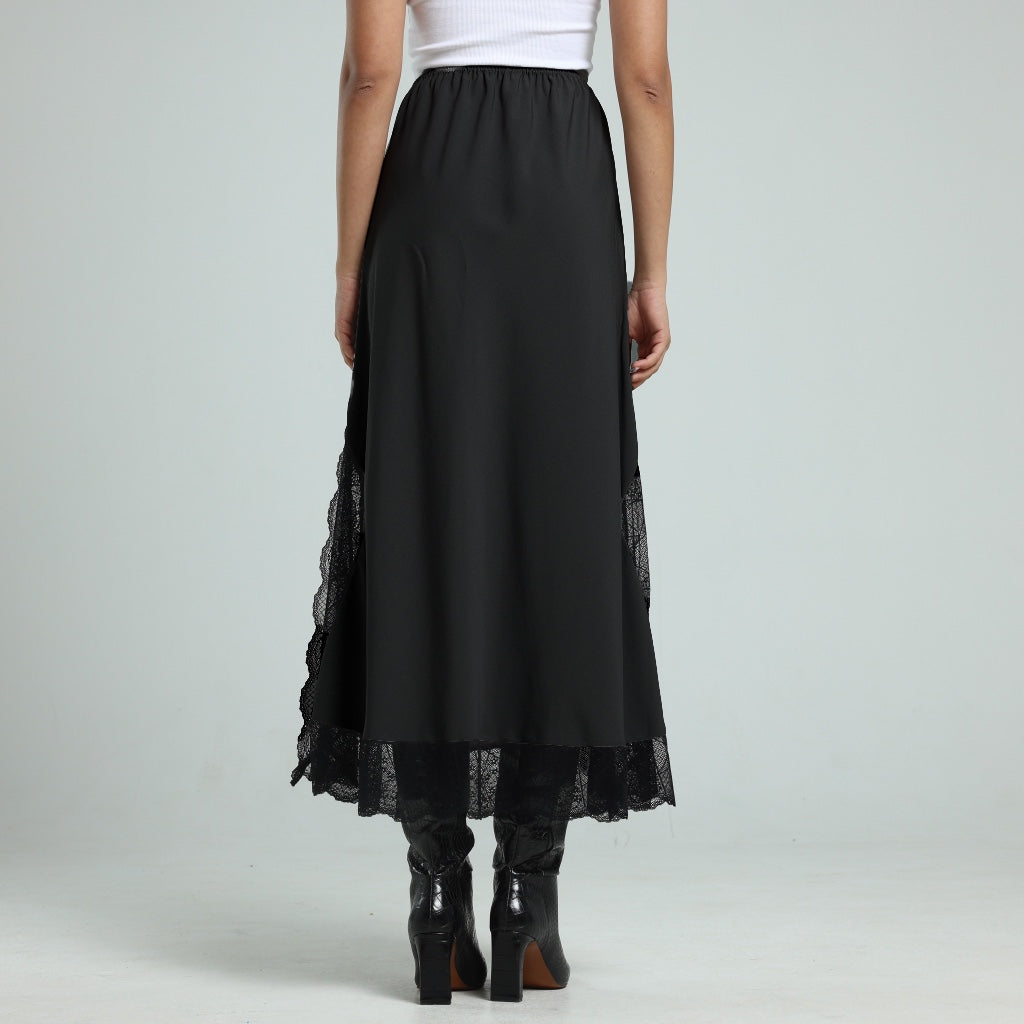 تنورة بطرف دانتيل - أسود