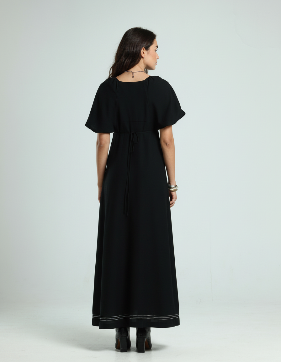 قفطان بياقة V - أسود